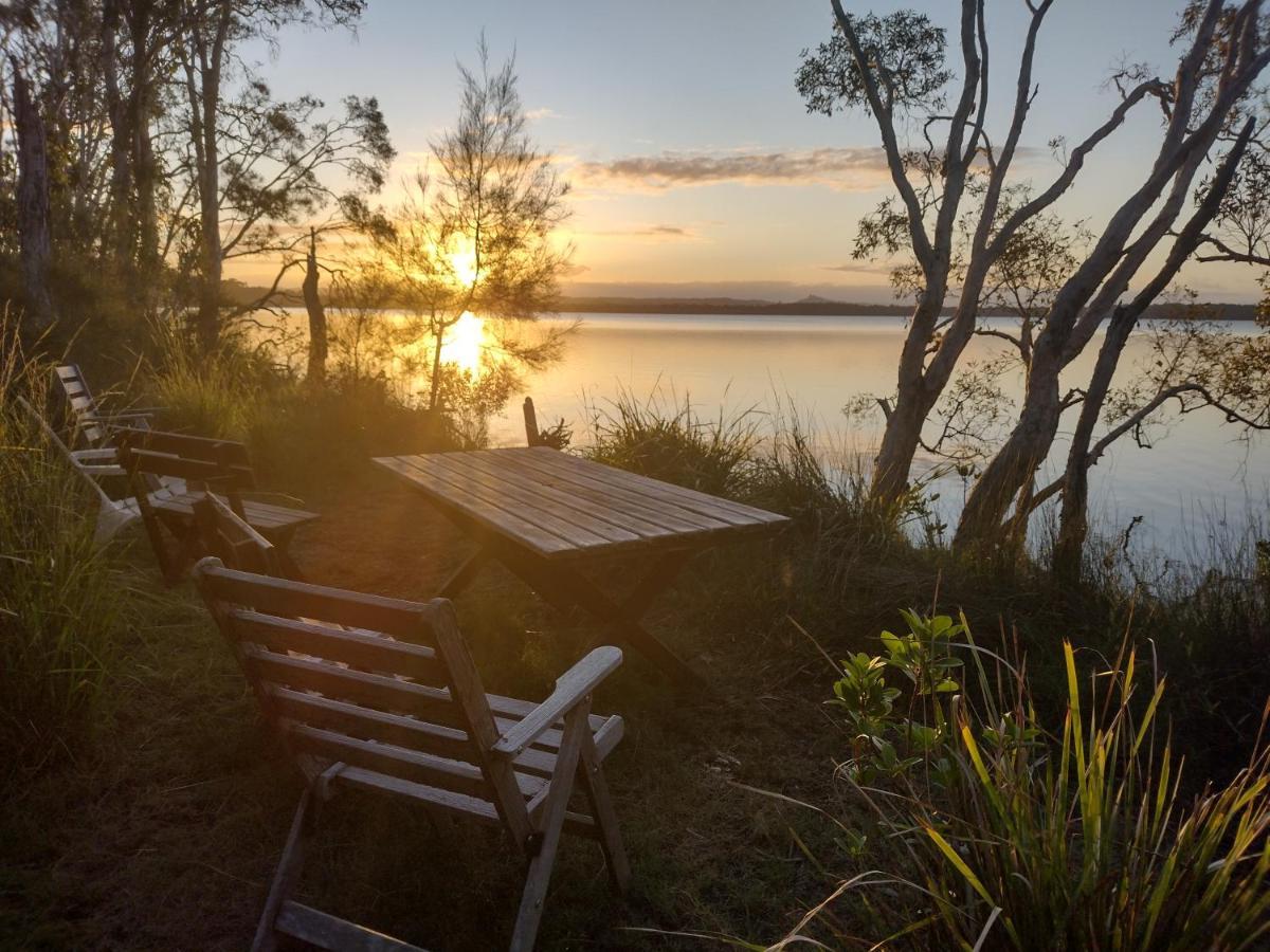 Lake Weyba Noosa Lodge & Kangaroos 페레지안 비치 외부 사진